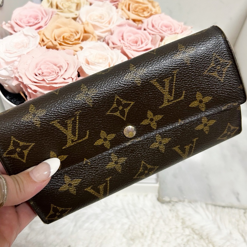 Authentic Louis Vuitton Classic Monogram Vintage Continental Sarah Wallet - Picture 4 of 13